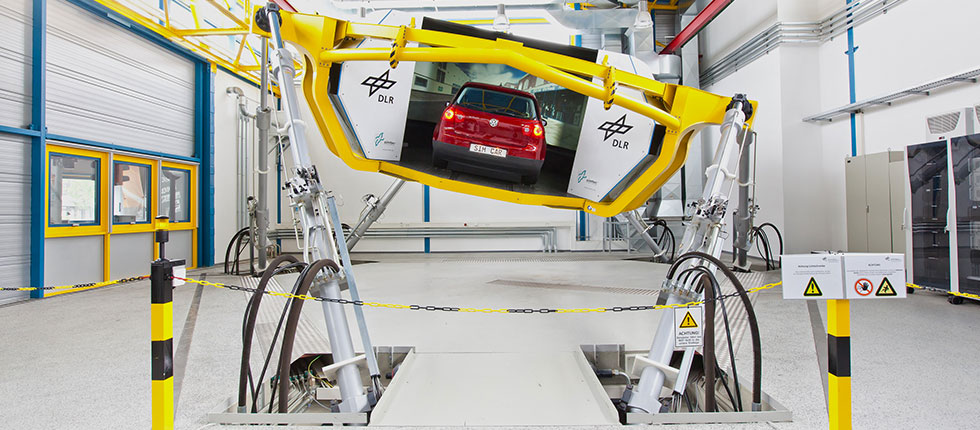 DLR Institut für Verkehrssystemtechnik, Braunschweig - Dynamischer Fahrsimulator