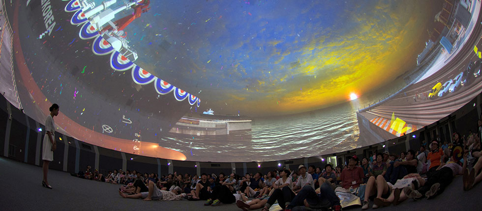 EXPO 2012 - Korea Pavillon mit 12-kanaliger 30m Kuppelprojektion und 9-kanaliger zylindrischer 360° Projektion